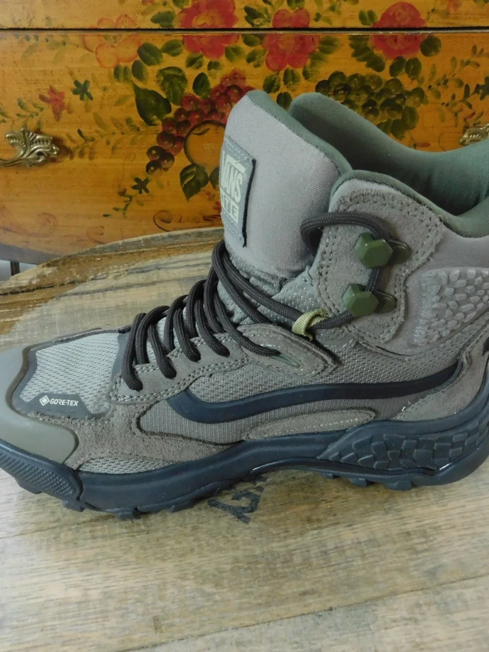 Vans MTE Gore Tex Boots Mens Size 6.5